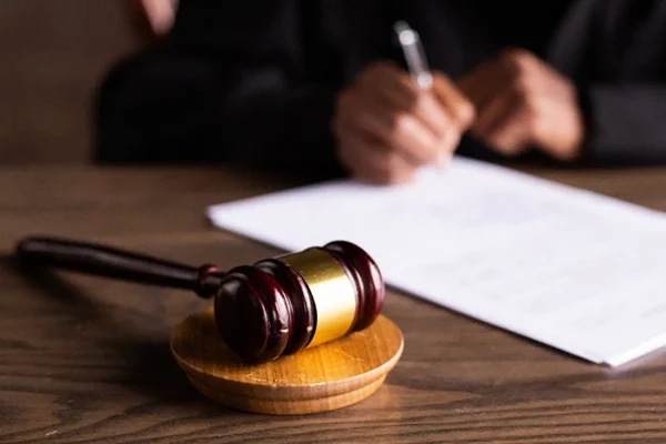 le-traducteur-assermente-definition-et-role-crucial Le traducteur assermenté : Définition, rôle crucial